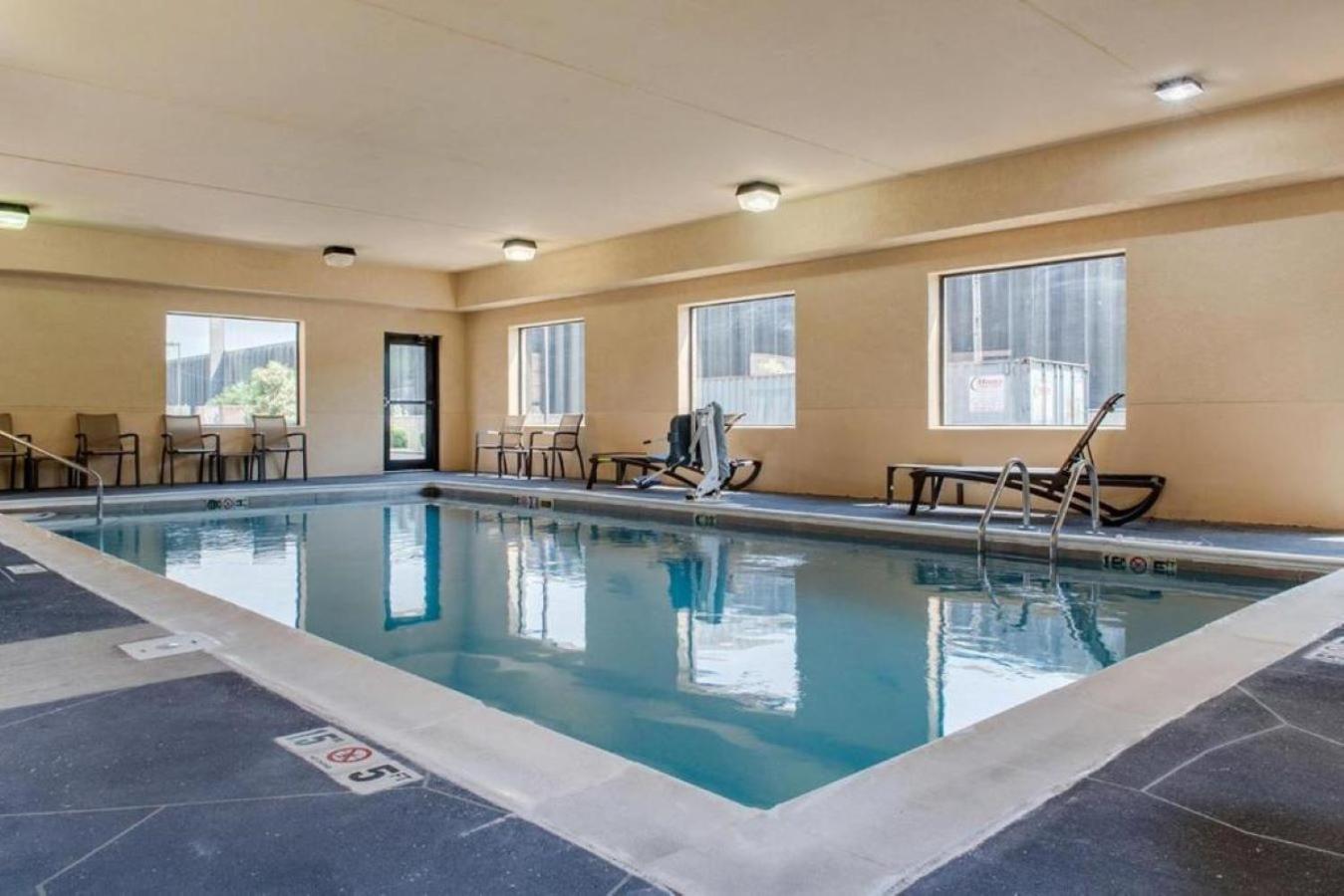 Comfort Suites Louisville Airport Kültér fotó